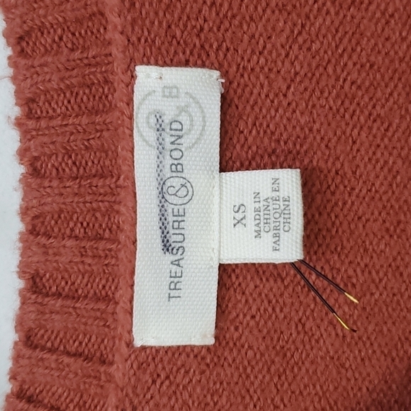 NEW Treasure & Bond High/Low V-Neck Sweater in Rust Marsala, Size X-Small - Picture 5 of 6